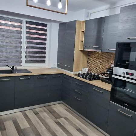 Luxury Apartments Бакэу Экстерьер фото