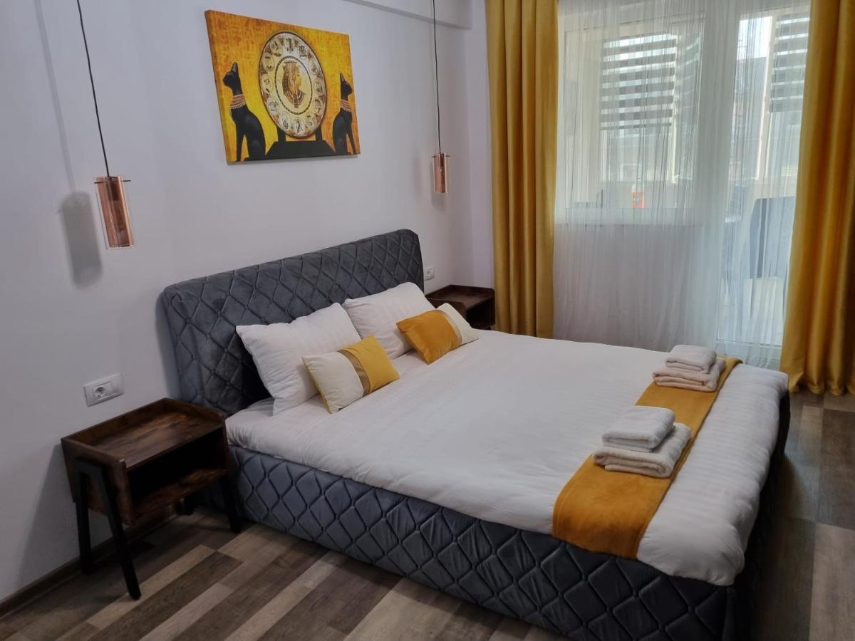 Luxury Apartments Бакэу Экстерьер фото