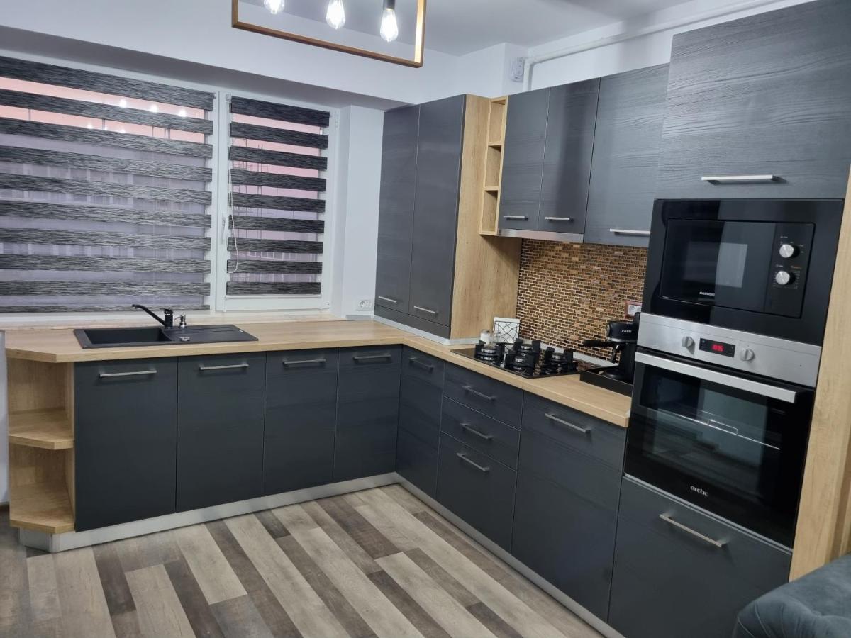 Luxury Apartments Бакэу Экстерьер фото