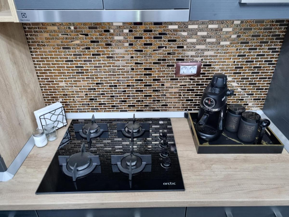 Luxury Apartments Бакэу Экстерьер фото