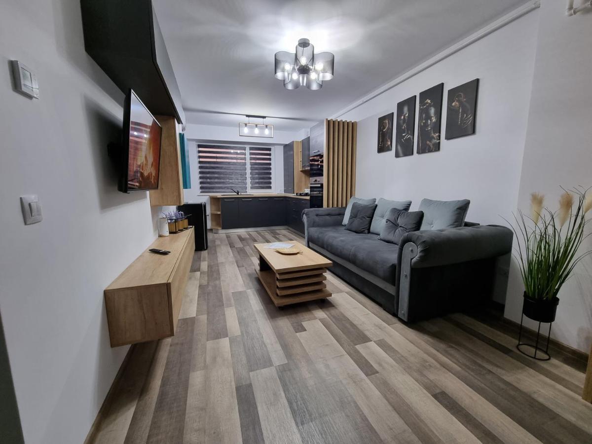 Luxury Apartments Бакэу Экстерьер фото