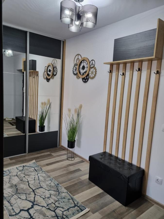Luxury Apartments Бакэу Экстерьер фото