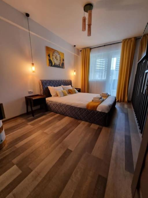 Luxury Apartments Бакэу Экстерьер фото